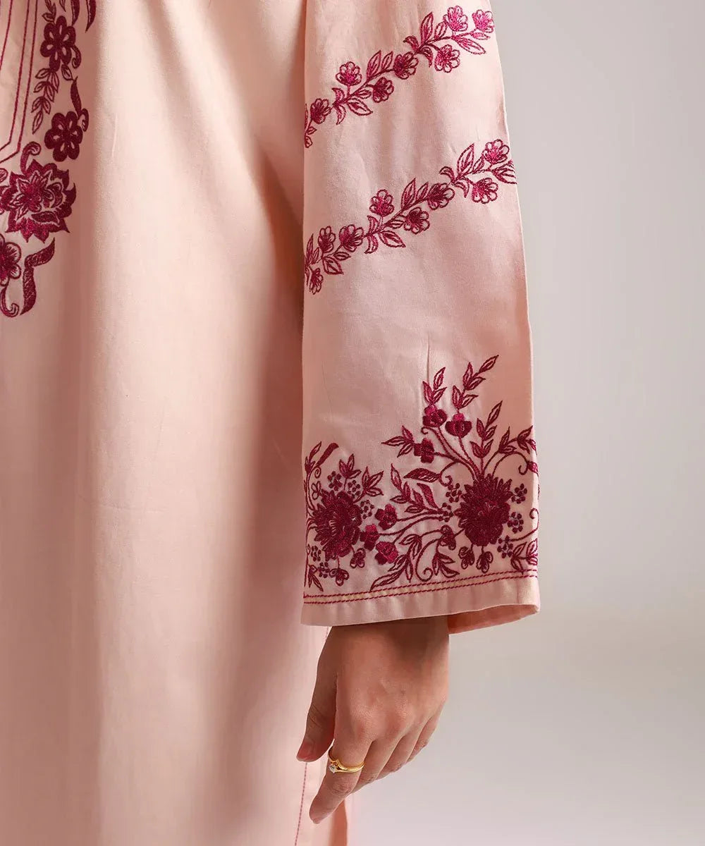 Gulnaar - Gul Khan Truck Art