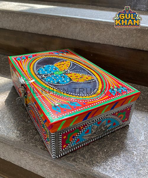 Web16 - Gul Khan Truck Art