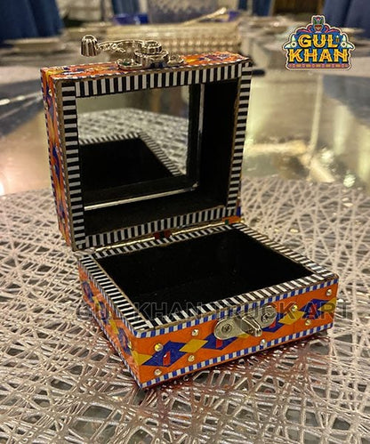 Web18 - Gul Khan Truck Art